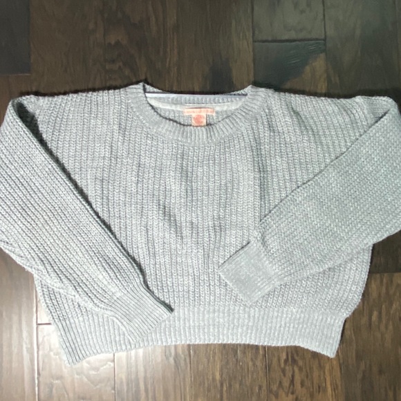 Urban Outfitters Gray Cropped Knit Sweater. Size small. - Picture 1 of 3